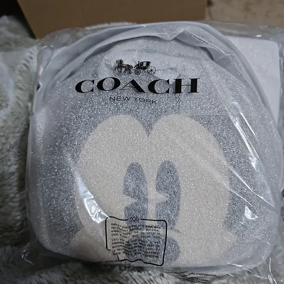 NWT Disney X Coach Mickey Mouse Ear Bag - Picture 4 of 5